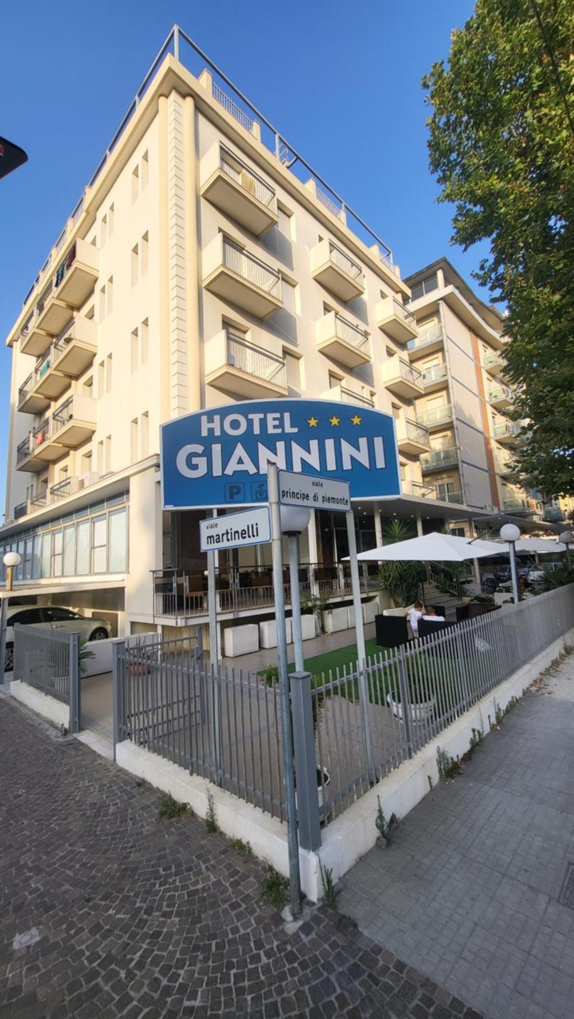 Hotel Giannini Rimini Exteriör bild